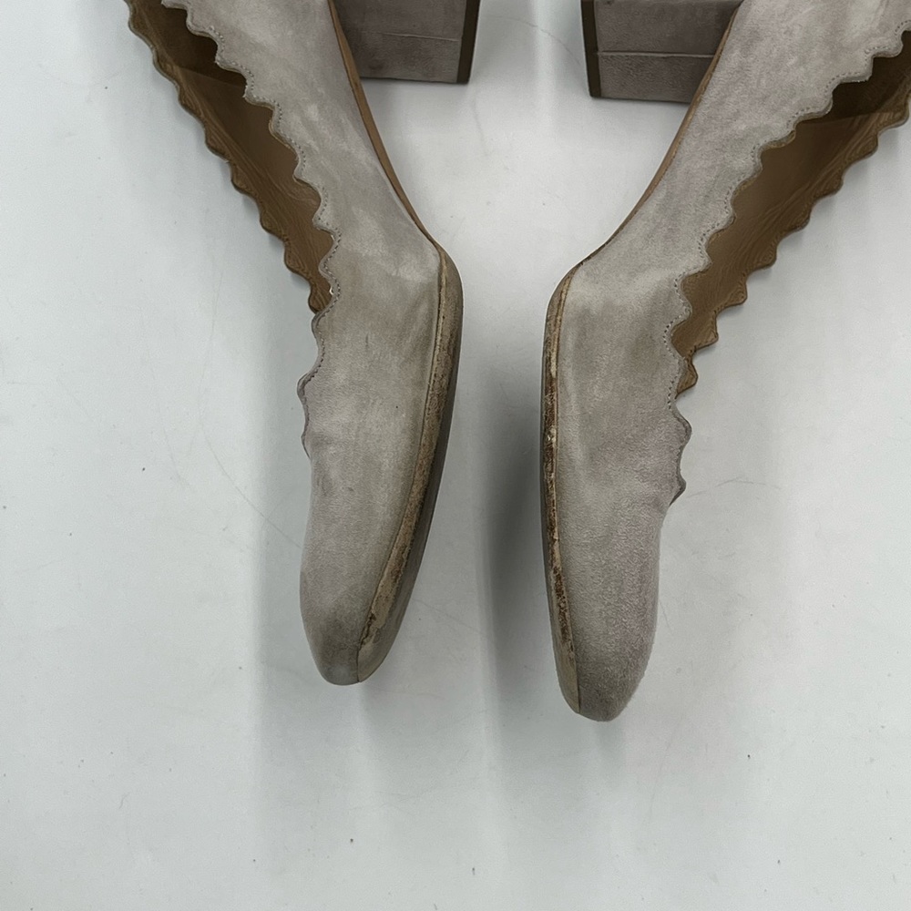 Chloe Light Grey Suede Lauren Scallop Trim Block Heel Pumps Sz 38/US 7 - Picture 9 of 15